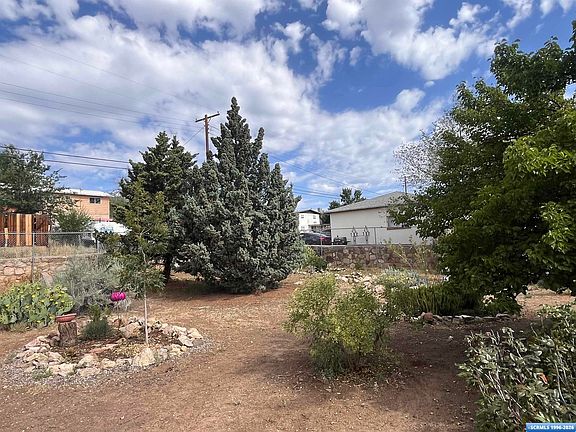 3rd image of 2117 N Yucca St