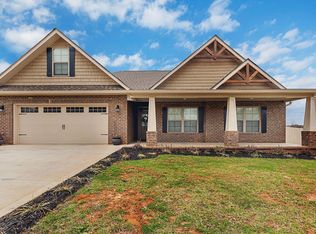 1511 Rosewood Dr, Sevierville, TN 37876