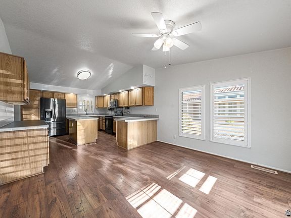3rd image of 3747 S 8th Ave