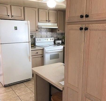 3rd image of 1726 Coral Point Dr