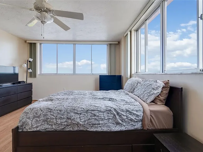 17920 Gulf Blvd #1401 — Photo 41