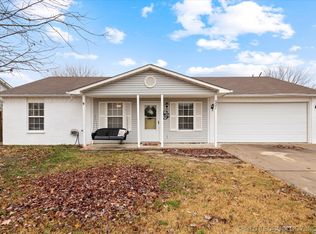 521 NE Fenway Ave, Bartlesville, OK 74006