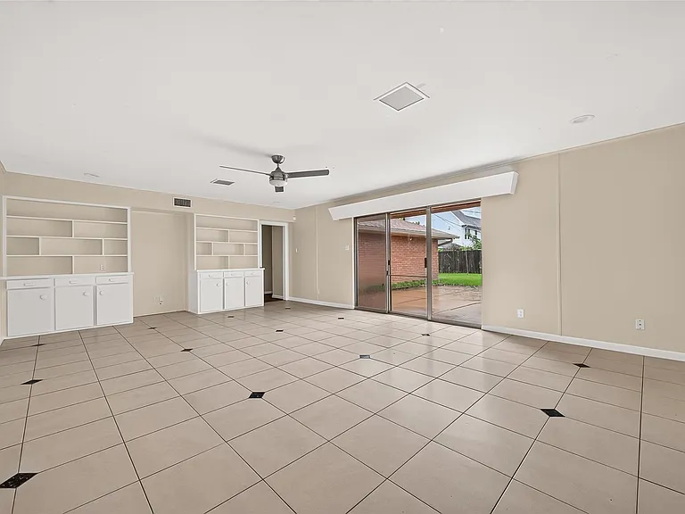 4002 Mischire Dr — Photo 29