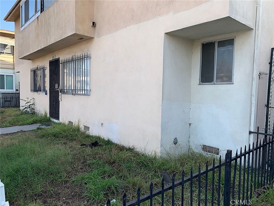 1st image of 1260 E 4th St APT 10