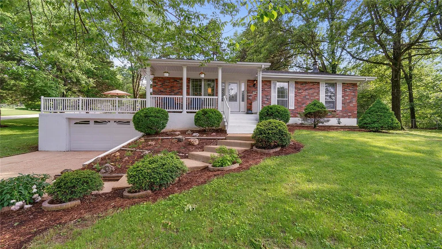 11 Forest Hills Dr photo 1
