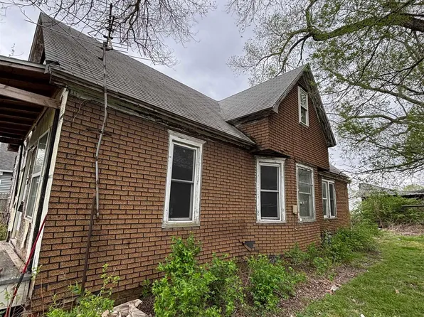 205 2nd St, South Pekin, IL 61564