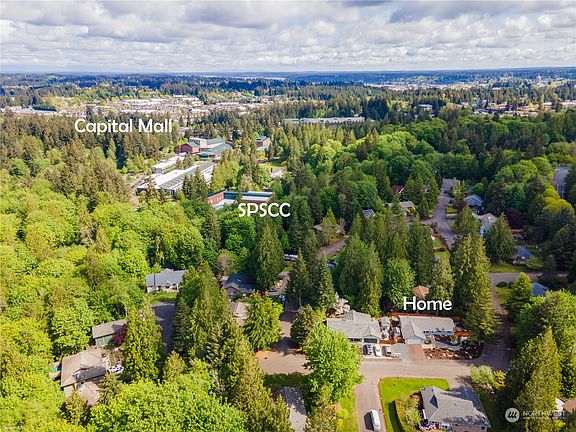 3rd image of 3106 Hampton Drive SW