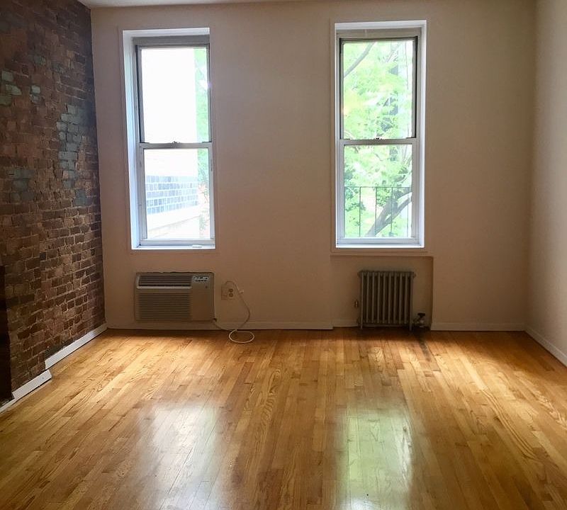 2nd image of 1630 2nd Ave APT 4RN