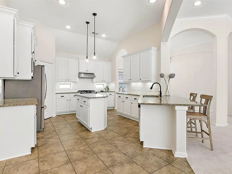 35 E Wolf Cabin Cir — Photo 12