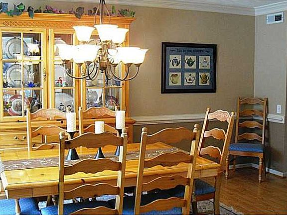 3rd image of 3124 Barbour Dr