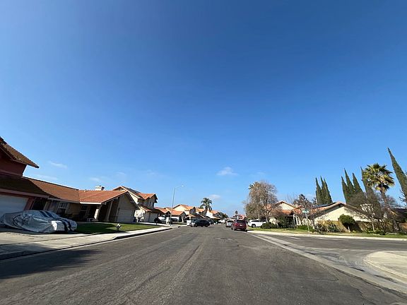4th image of 219 Gee Gee Ave