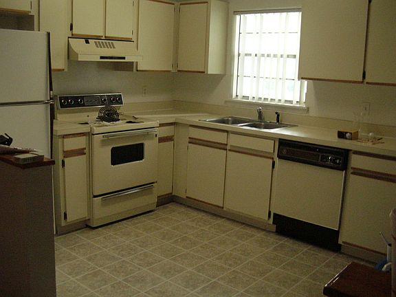 2nd image of 759 Dacoma Ct