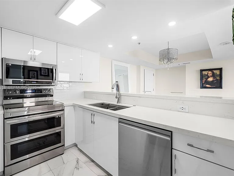 650 West Ave #1408 — Photo 9
