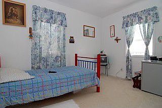 2nd image of 1522 Lyons Ct