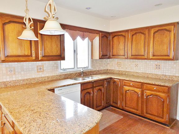 Skads of kitchen cabinets.