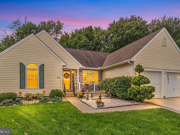 3rd image of 301 Blue Ridge Ct