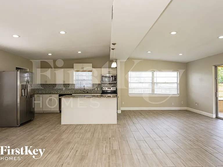 1500 Dozier Ave — Photo 6
