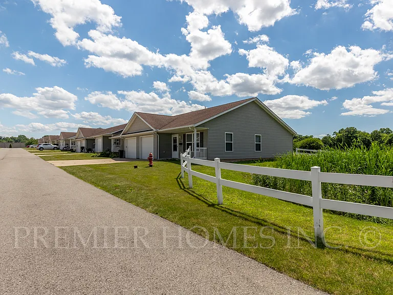 811 Serenity Ln #811 — Photo 1
