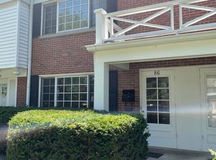 86 Warwick Rd #86, Winnetka, IL 60093