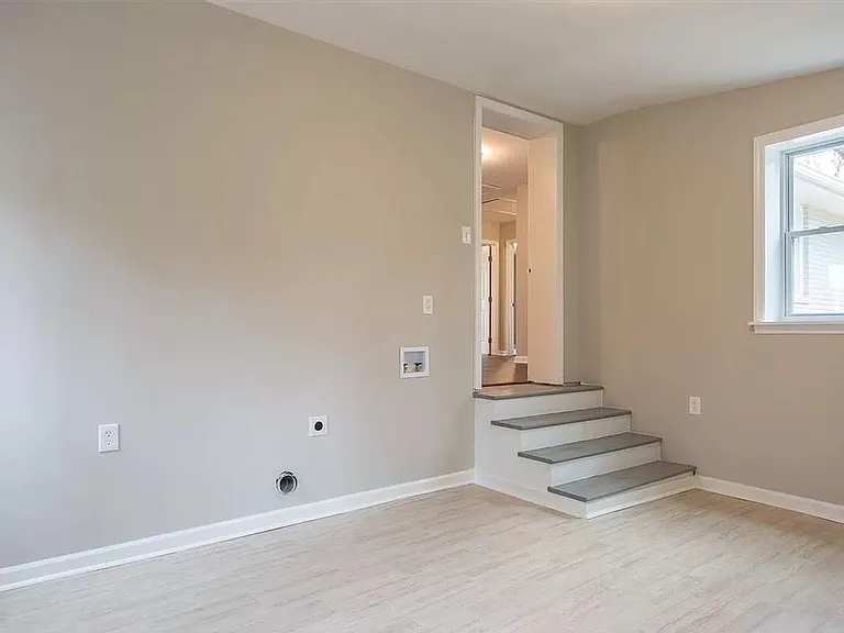 709 Glenbrook Dr — Photo 8