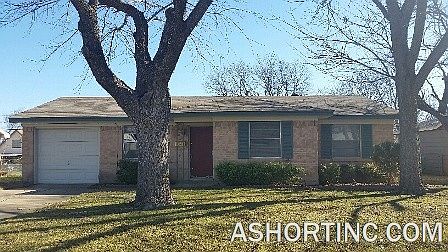 1st image of 608 Bluebonnet Ln