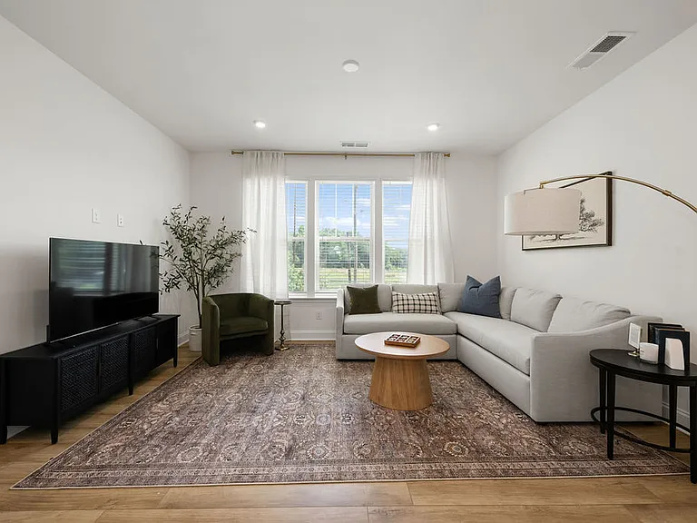 Abode at Greenway — Photo 37
