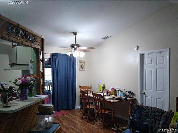 3rd image of 766 NW Rainbow St