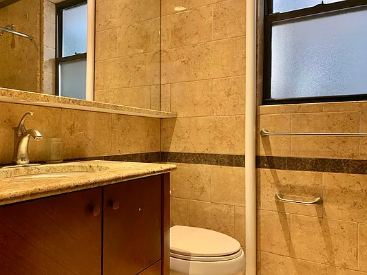 Rented by Astoria Realty | media 7