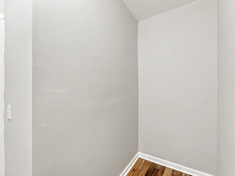 422 Woodside Ave #3 — Photo 5