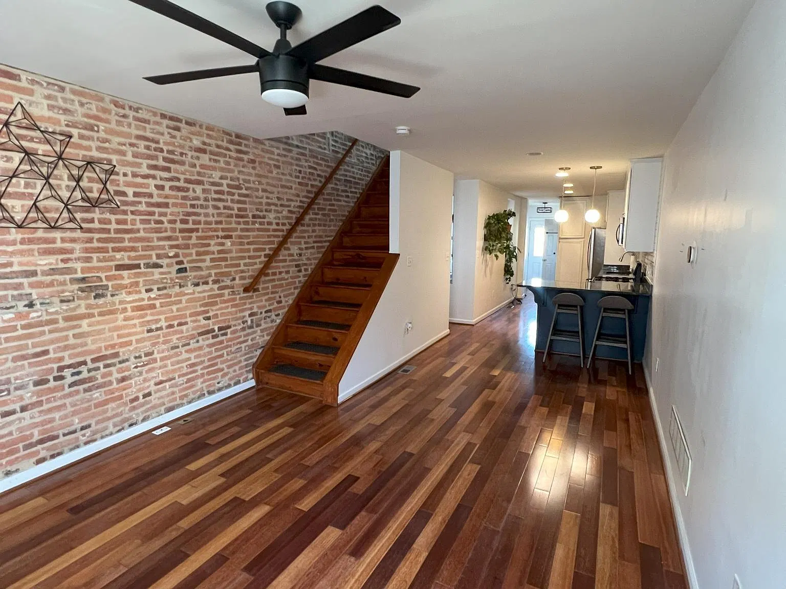 3 bed, 1416 sqft, $2,600 — Photo 2