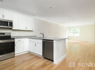 230 Manor Ter #239, Lexington, MA 02420