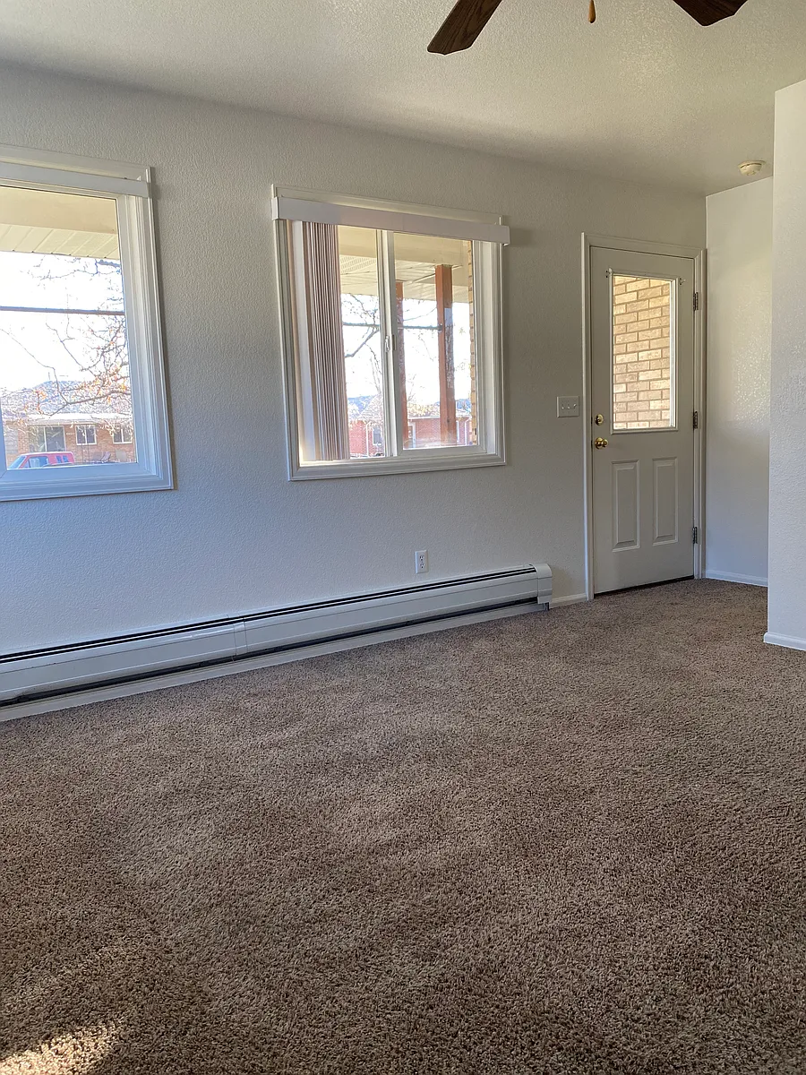 Building Photo - 4377 S Acoma St #C