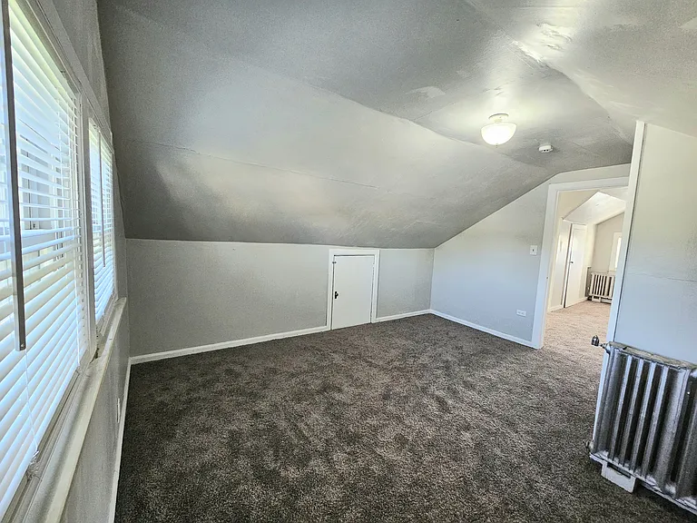 867 Farnham Ave — Photo 26