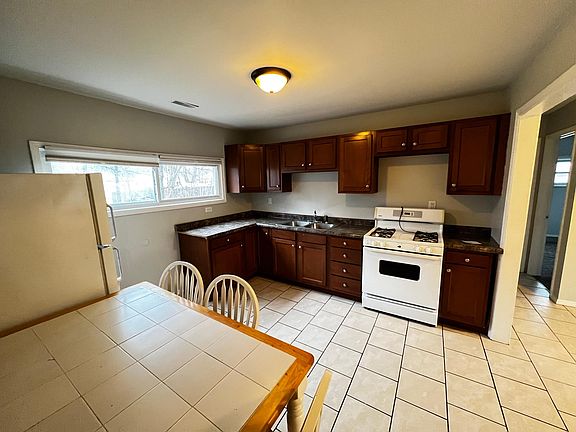 5th image of 3341 Florida St