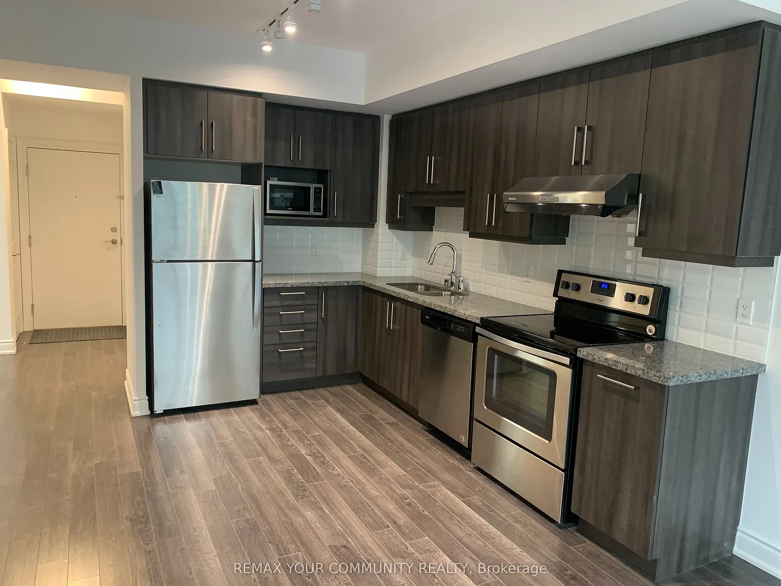 2 bed, $2,450 — Photo 2