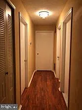 2 bed, 2.0 bath, 5400 sqft, $2,200 — Photo 4