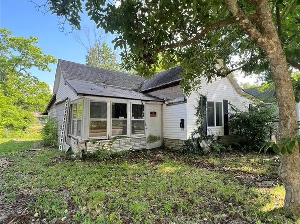 212 Rhoda St, Saint James, MO 65559