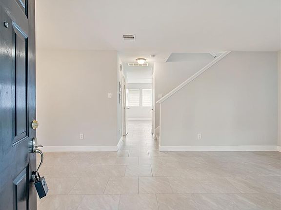 4th image of 1522 Kew Garden Dr