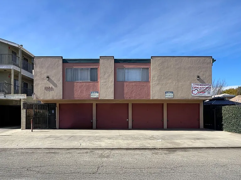 1381 Temple Ave — Photo 9
