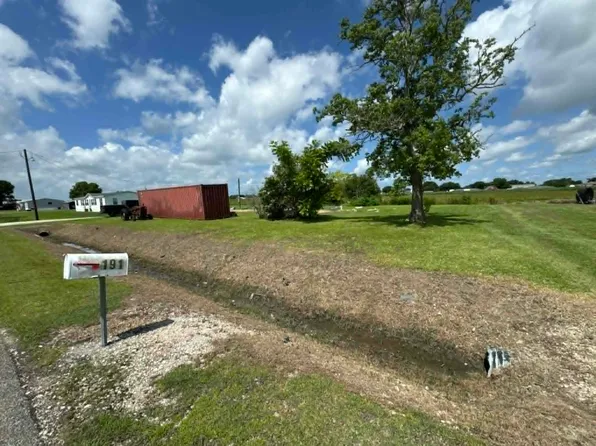 190 Plaisance Dr, Raceland, LA 70394