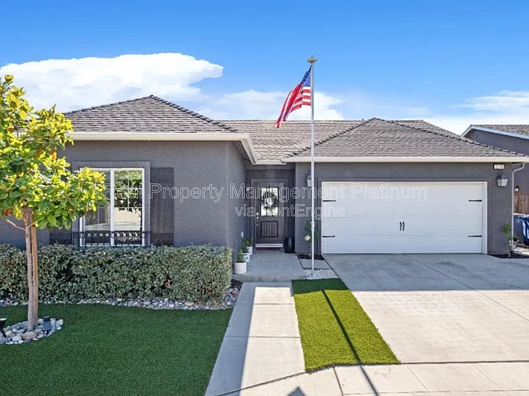 2170 Hermosa Ave — Photo 2