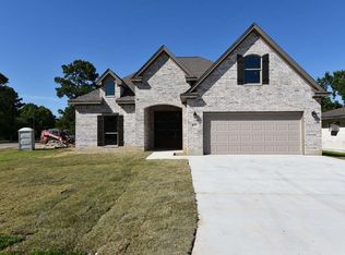 607 S 11th St, Nederland, TX 77627