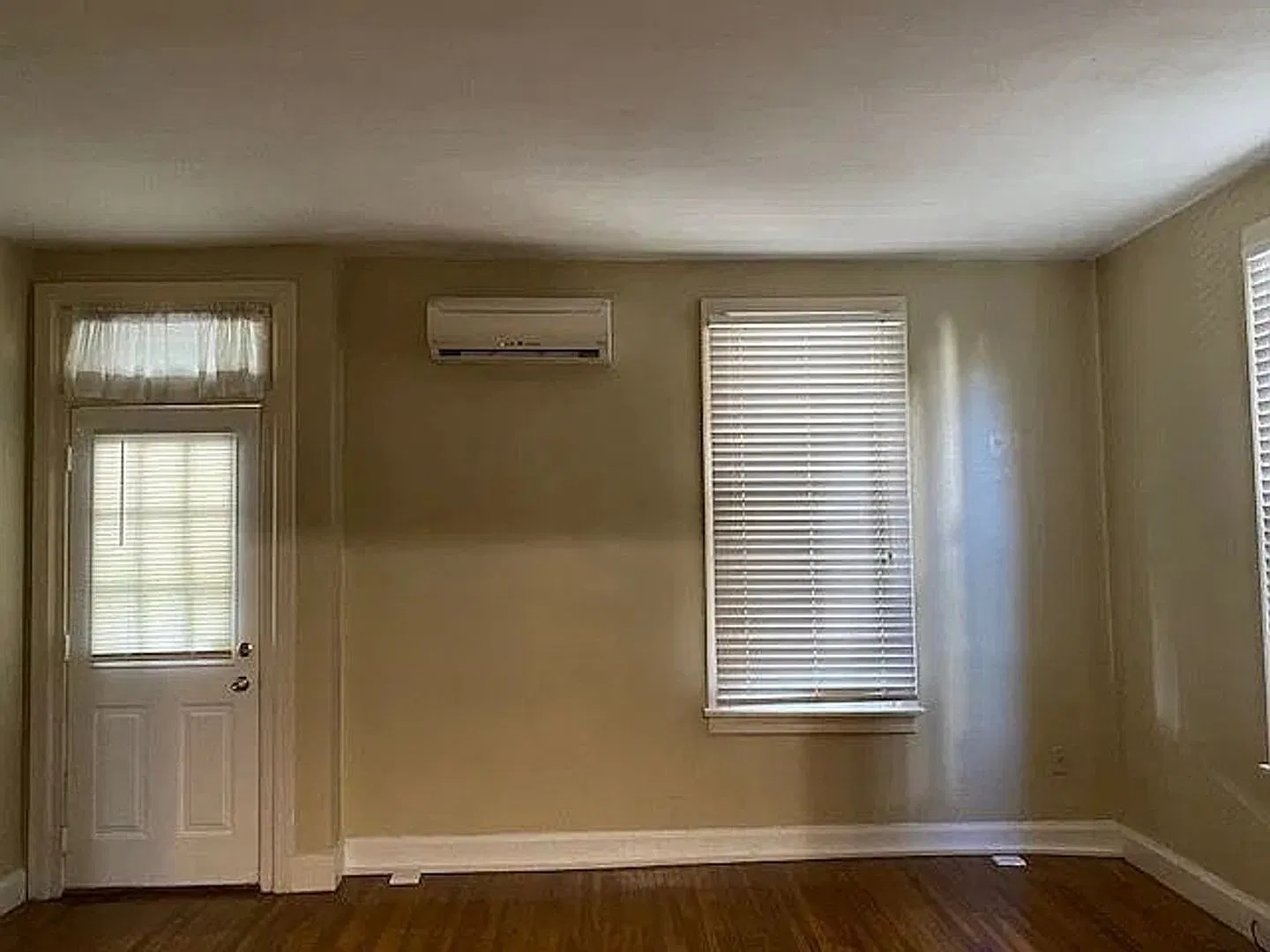 *Coming 12/15* This 1st floor 1-bedroom, 1-bathroom apartment in Harrisburg, PA offers practical ... — Photo 2