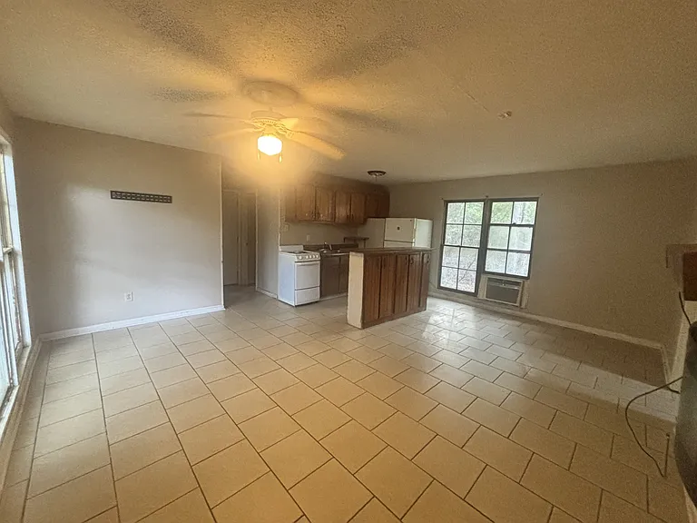 117 Herron Dr — Photo 4