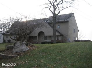 640 E McArthur Dr, Springfield, MO 65810