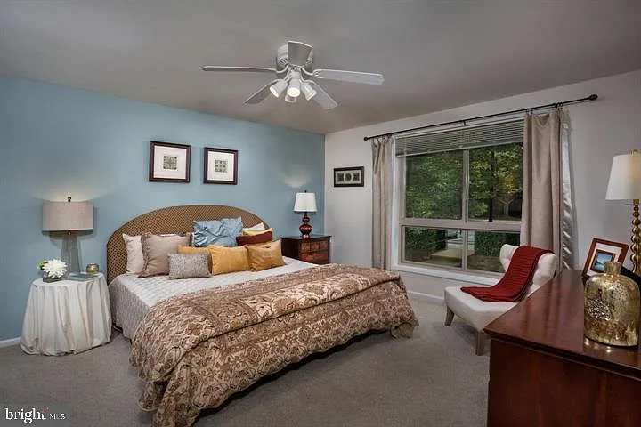 1 bed, 892 sqft, $1,784 — Photo 3