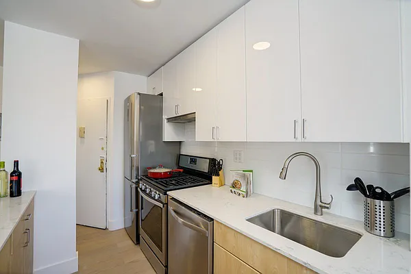 Rented by Bohemia Realty Group | media 3