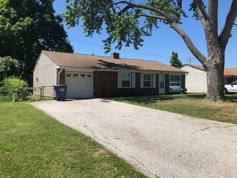 13 Calumet Dr — Photo 2