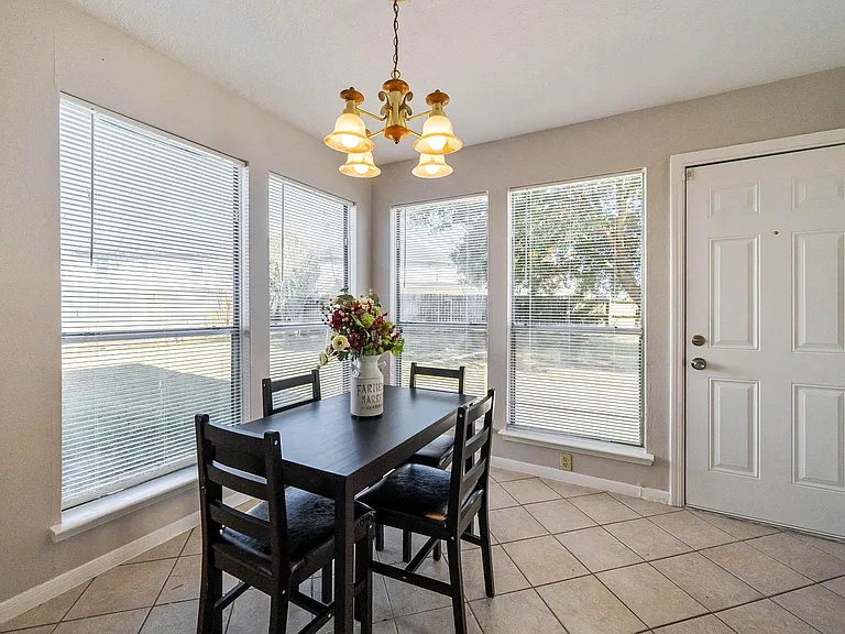 San Mateo Dr — Photo 2