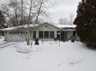 9385 N Lake Dr, Bayside, WI 53217